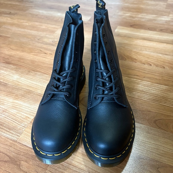 Dr. Martens Women’s 1460 Black Pascal Virginia Leather Lace Up Boots, US Size 8 - Picture 6 of 13